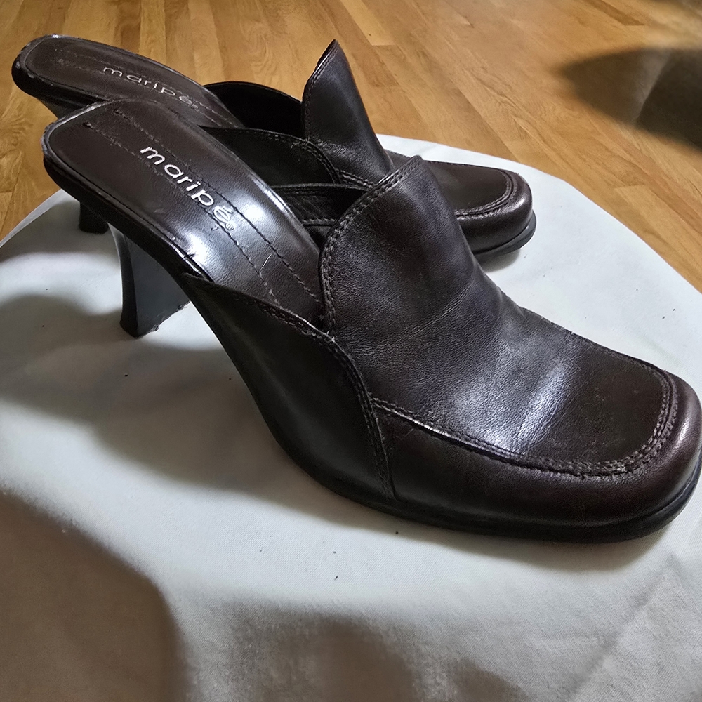 Maripe Brown Leather Mules with Square Toe and Open Back